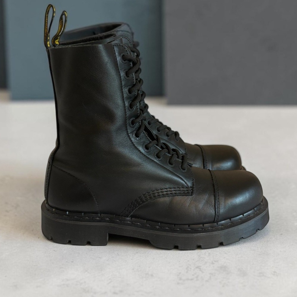 Dr. Martens 10934 Black Leather 10 Eye Cap Toe Combat Boots Mens 10 Womens 11 - Picture 3 of 10